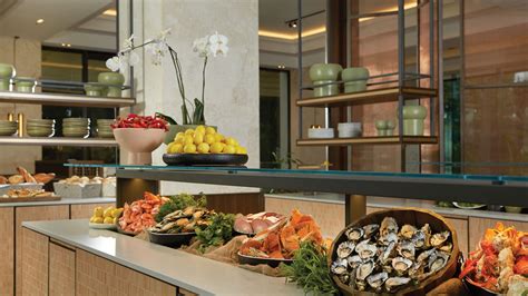 marriott buffet surfers paradise.